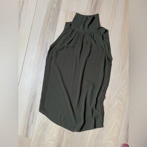 Women’s XS green sleeveless dressy top with high neck buttons on back